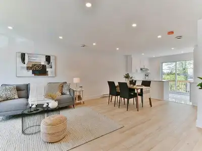 SUPERBE MAISON SUR 2 ÉTAGES À LOUER Prise de RDV pour visite : https://calendly.com/hrbgestion/30min...