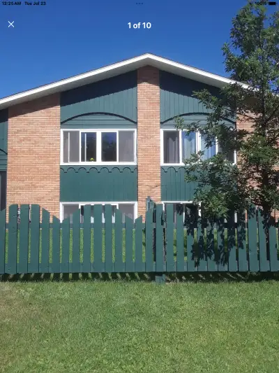 2bedroom +den lower suite of a 4 plex in Ogden se