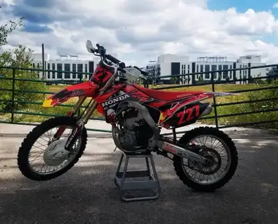 2016 crf250r in excellent condition low hrs don’t have time to ride anymore $6000 cash no negotiatio...