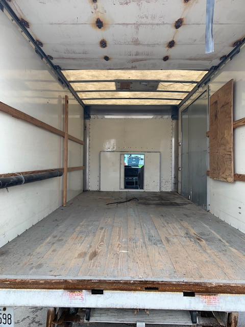 2016 Ford E-450 - 16Ft l Box - Ramp - 6.2L V8 Gasoline Safetied in Cars & Trucks in Cambridge - Image 3