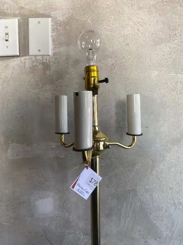 Vintage 4 Light Floor Lamp in Indoor Lighting & Fans in City of Toronto - Image 5