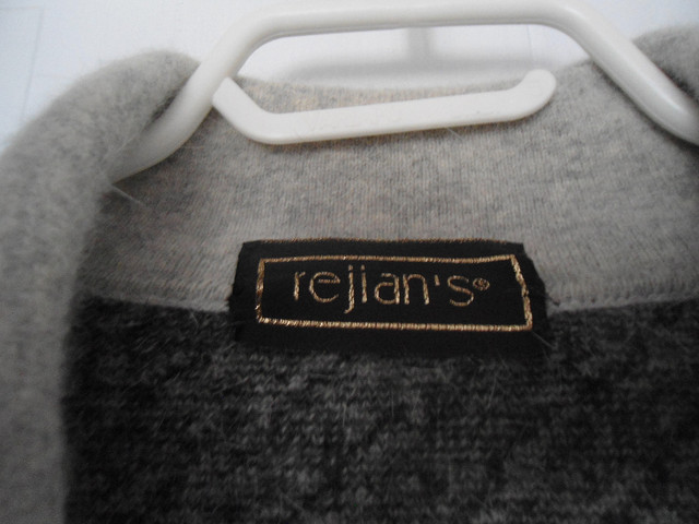 Ladies' Wool cardigan - Rejian's in Women's - Tops & Outerwear in Gatineau - Image 2