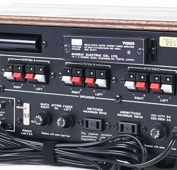 Sansui 7000 Voltage selector cover plate and plugs in General Electronics in City of Montréal - Image 4