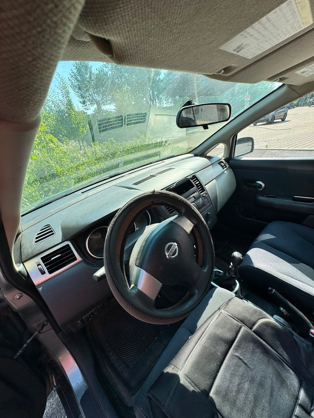 Car Nissan versa — photo 3