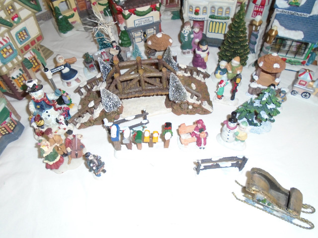 Christmas Village $290. – church, houses, other pieces for all in Holiday, Event & Seasonal in Thunder Bay - Image 3