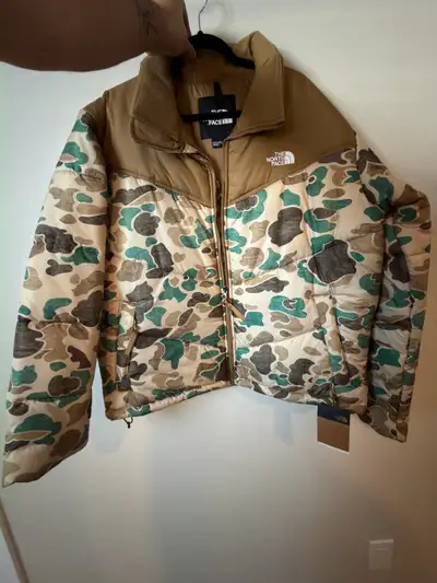 BRAND NEW: North Face Parka - Camo - Size XL, View more