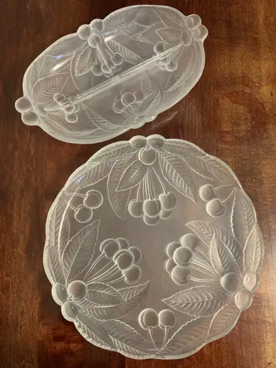 2 pieces - Mikasa Frosted Crystal - Platter and Divided Dish, View more