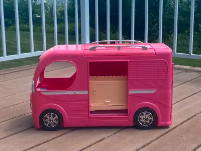 Barbie Pop-Up Camper in excellent condition – complete and ready for adventure! Barbie Pop-Up Camper...