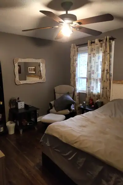 Second floor bedroom for rent