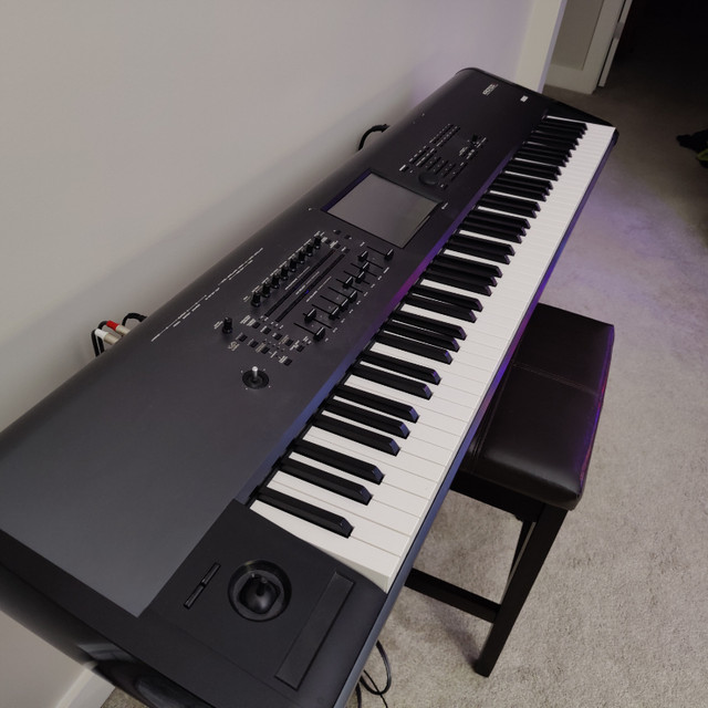 Korg Kronos X 88 key synthesizer in Pianos & Keyboards in Edmonton