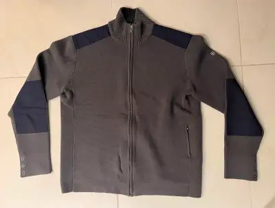 Only worn one or twice. Like new condition. Size Large (men’s) From no smoke and no pet home.