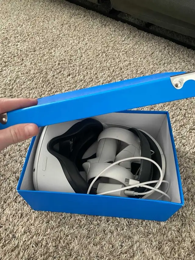Meta Quest 2 VR headset in General Electronics in Calgary - Image 6