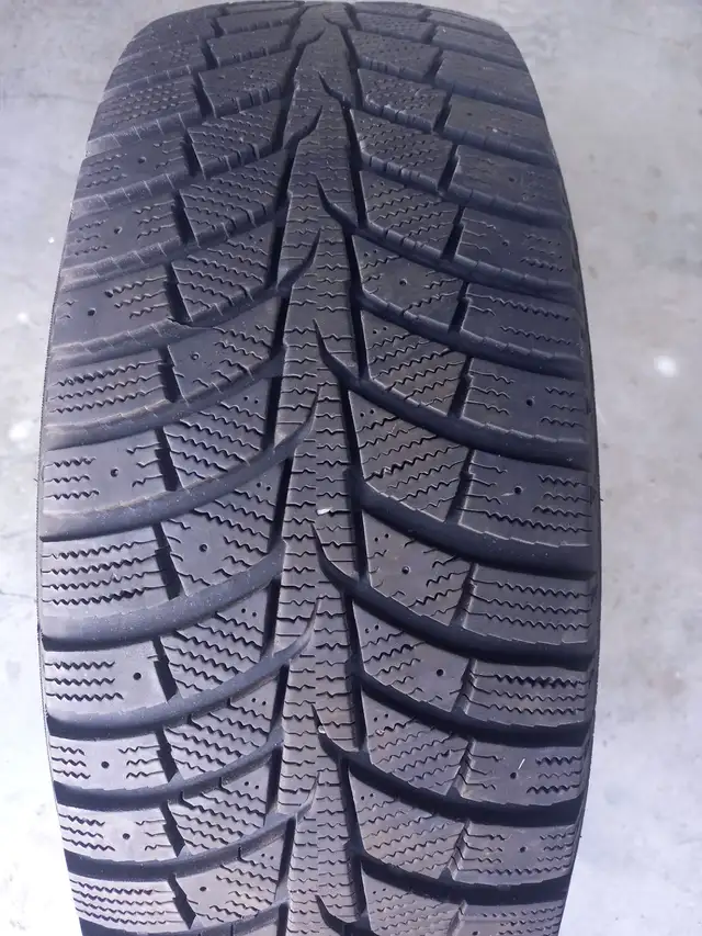 2 pneu hiver laufeen winter 225-60-r17 hiver in Tires & Rims in Laval / North Shore - Image 2
