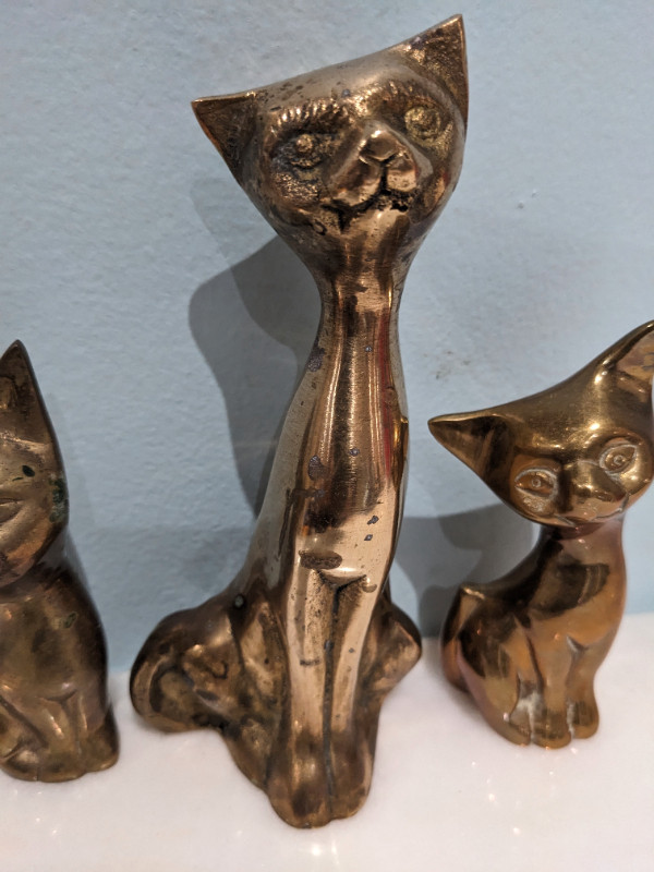 Vintage Korea made brass cat family of 3 in Arts & Collectibles in City of Toronto - Image 4