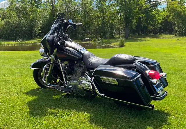 2007 Harley Davidson FHT in Touring in St. Catharines - Image 10
