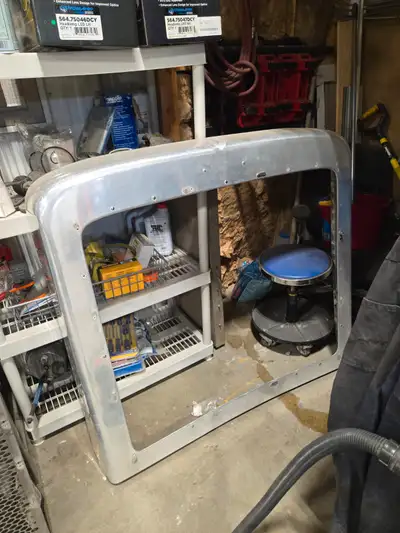 Aluminum grill surround, stainless grill and 2 Peterbilt 389 bug screens