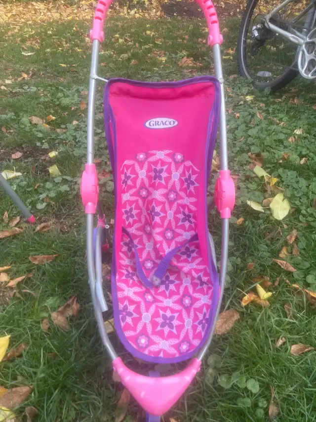 Graco Childs / Kids High Chair & Stroller in Toys in City of Toronto - Image 3
