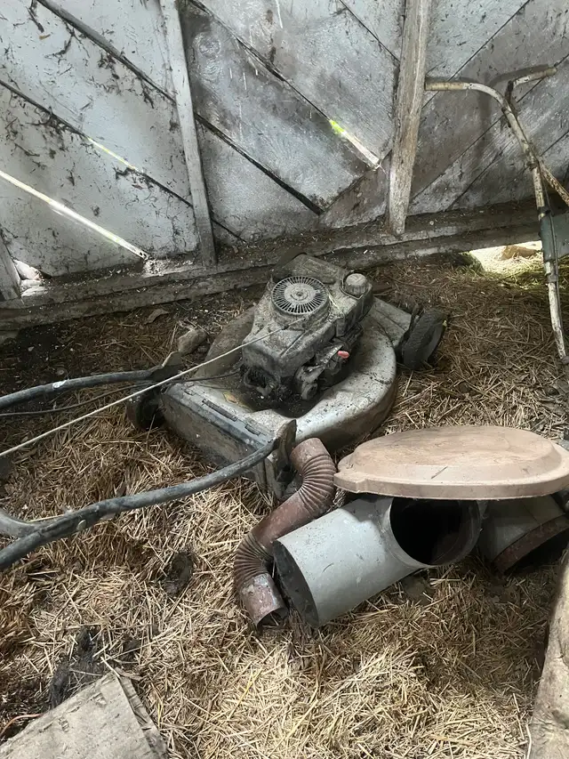 Techumseh 7HP Snowblower Engine and Parts in Snowblowers in Regina - Image 5