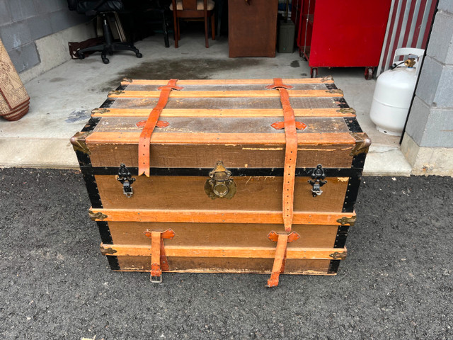 Old Trunk #6. in Arts & Collectibles in Peterborough - Image 2