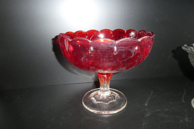 Lot de bols anciens en verres sur pieds10$ chaque ou 25$ le lot dans Art et objets de collection  à Laurentides - Image 3