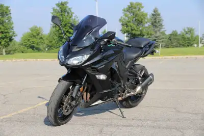 2015 Kawasaki Ninja 1000 ABS – Excellent Condition 40,500 km Very clean and well-maintained. A fanta...