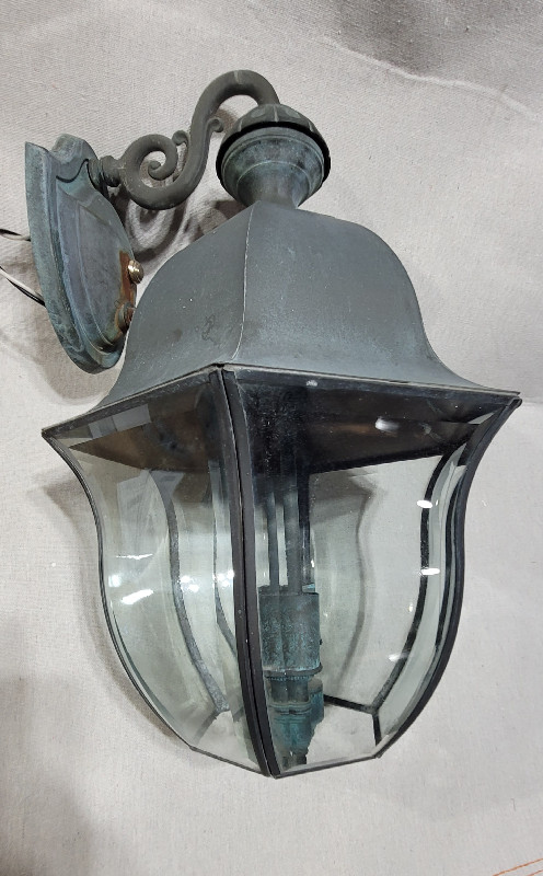 Vintage wall outside lamp in Home Décor & Accents in Mississauga / Peel Region - Image 2