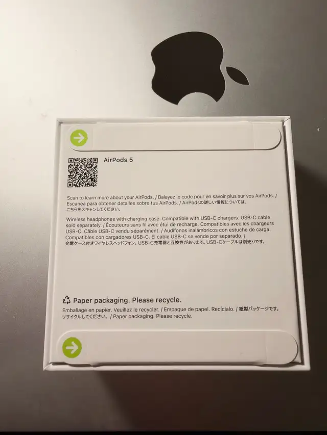 Apple AirPods 5576949635631042561