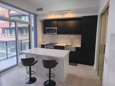 Downtown XO Condo King St W / Dufferin St 1 Bedroom + Den | 560 sq ft + 66 sq ft Balcony Furnished o...