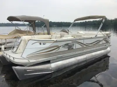 TOP OF THE LINE SAVANNAH PONTOON BY CREST, WRAP AROUND SEATING FOR 14, DUAL SWIVEL DRIVERS SEAT, NO...