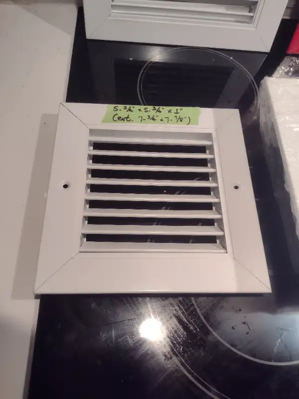 Grille  5-3/4" x 5-3/4" x 1'' Thk Aluminium blanc in Other in Laval / North Shore - Image 2