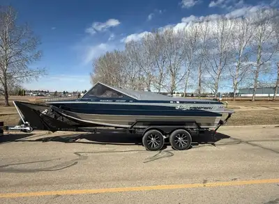 2078 (20') Convict Hunter: - HJ214 Pump - Mercury 6.2L 370hp Jetpower Engine - Blue/Grey - 1/2” 6061...