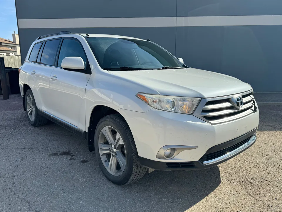 2013 TOYOTA HIGHLANDER 4WD 7 SEATER **CLEAN TITLE**