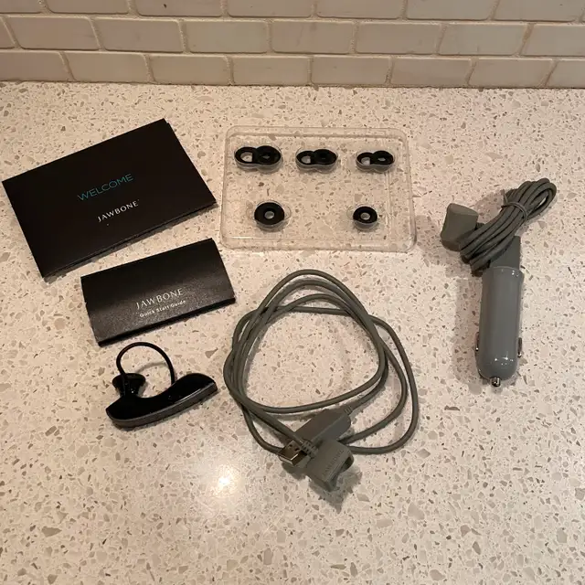 Jawbone Bluetooth Noise Assassin earpiece - WON'T CHARGE628647463180831227