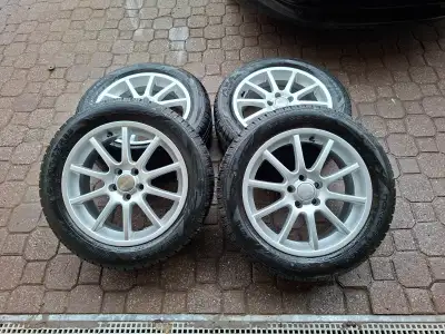 4 pneus sur jante. Nokian Tyre One - All Seasons (pneus d'été) 205/55/R16 Bolt pattern : 5x100 Hub B...