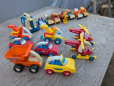 Most make clicking sound, indoor outdoor practically indestructible, old school quality. $5 each Loc...
