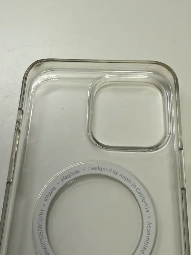 Genuine Apple iPhone 15 Pro Max Clear Case with MagSafe in General Electronics in Windsor Region - Image 4