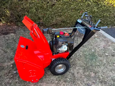 Souffleuse Ariens Professionnel 28 Hydrostatique Drive Prise de possession 2020 Un à deux plein d’es...