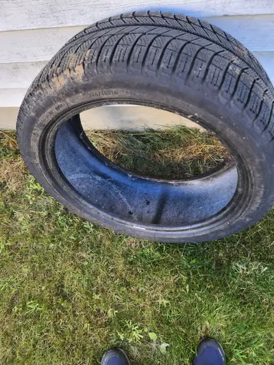 1 Pneu d'hiver Michelin 245x40x18