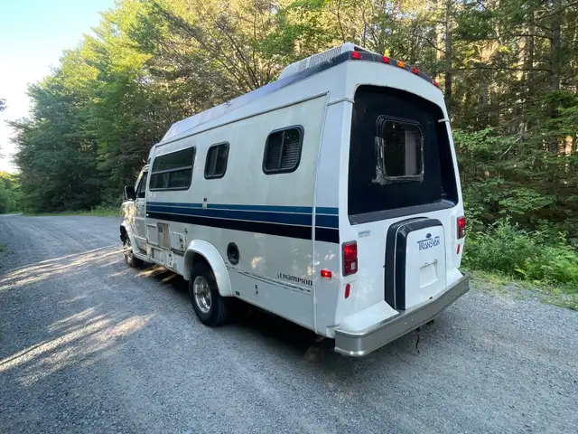 1990 Ford Econoline Motorhome!! in RVs & Motorhomes in Bridgewater - Image 6