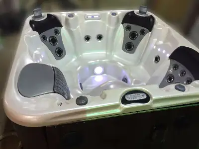 Used Hot Tubs that work perfectly., View more
