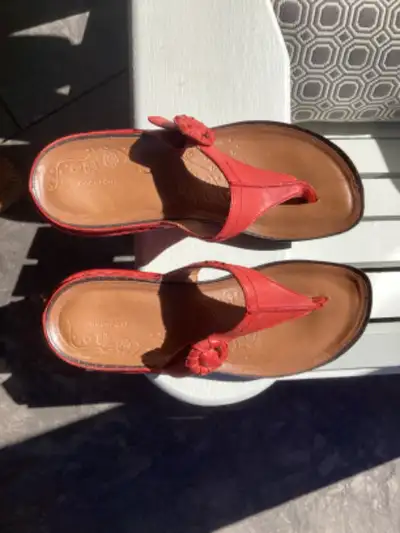 Women’s Rockport Sandles Size 9, View more