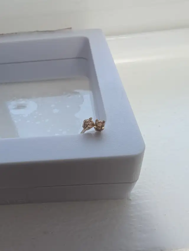 Brand New 14K Yellow Gold Diamond Earrings For Sale in Jewellery & Watches in London - Image 6