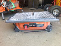 RIDGID Wet Tile Saw & Crate of Trowels 