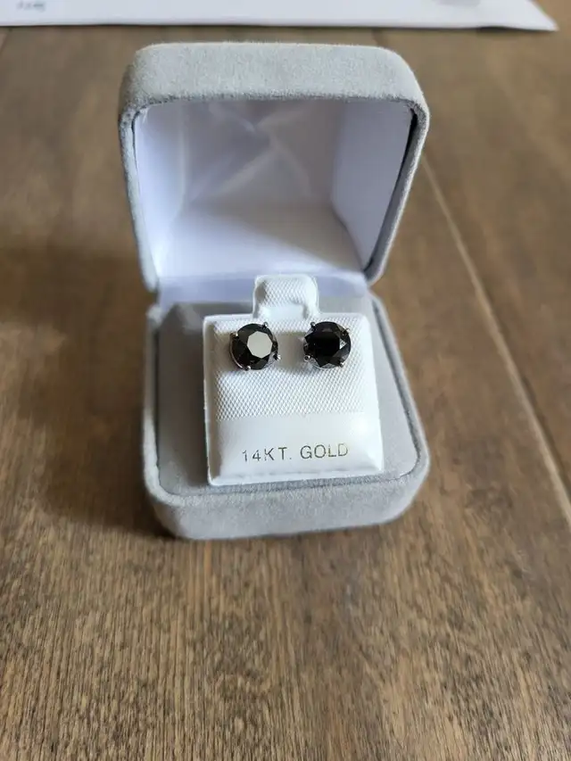 Brand New 14K White Gold Brilliant Diamond Earrings For Sale in Jewellery & Watches in London - Image 2
