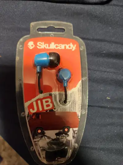I have a pair of skullcandy JIB earphones for sale. Ive had them for years and never used them