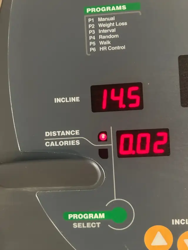 Treadmill in Exercise Equipment in Mississauga / Peel Region - Image 3