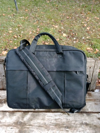 Dell Notebook Carrying Bag, Fits Upto 18" Computers, Nylon