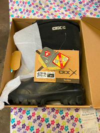 CKX Taiga light weight snow boots for sale. Size 11