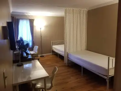 Large private room good for 2 people near Lougheed Skytrain