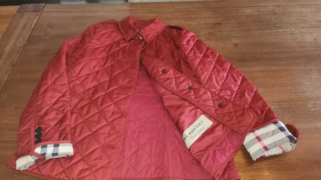 manteau veste Burberry (Original) à vendre in Women's - Tops & Outerwear in Laval / North Shore - Image 7